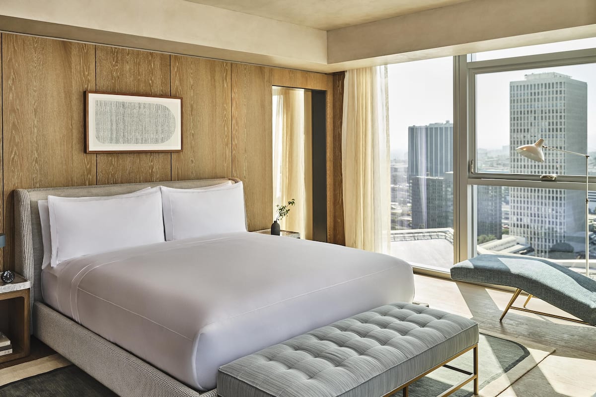 顶层房 (Conrad Penthouse) | 高档床上用品、羽绒被、迷你吧、客房内保险箱