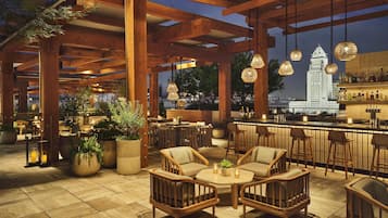 3 Bars/Lounges, Cocktailbar