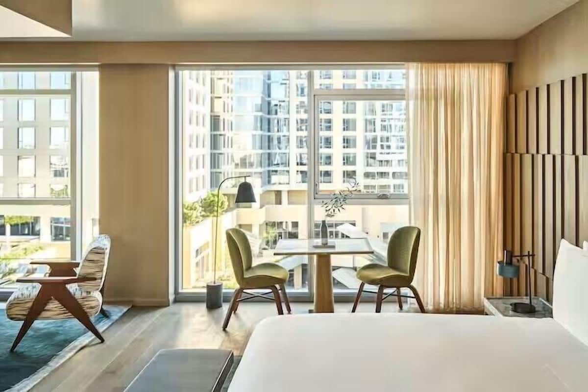 Premium bedding, down comforters, minibar, in-room safe
