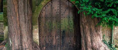 تفاصيل الفندق من الخارج