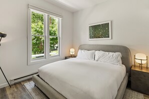 6 bedrooms, desk, free WiFi, bed sheets