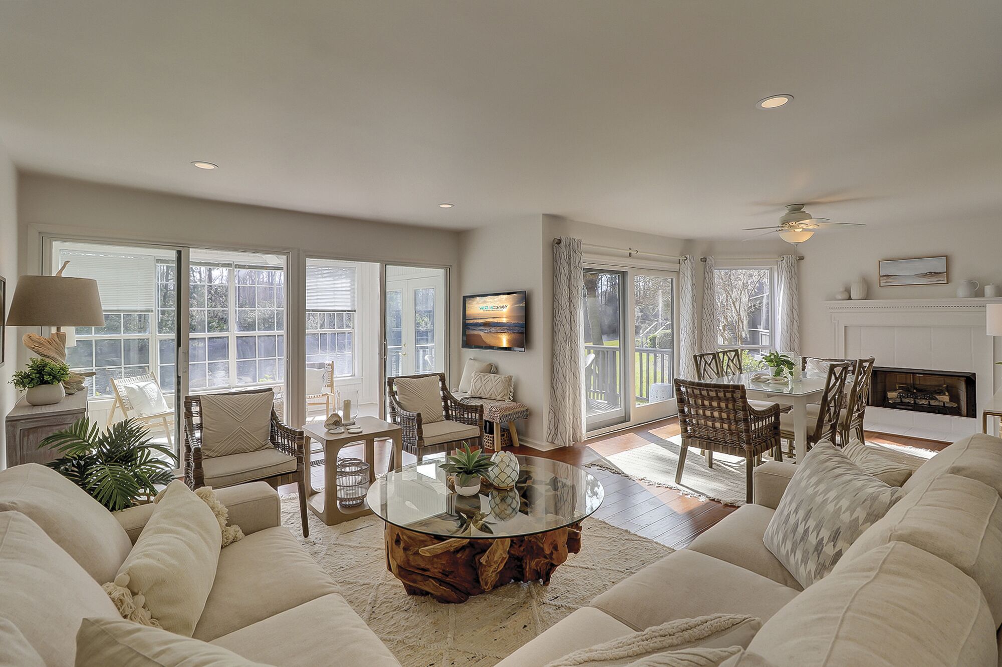 3373 Lake Forest - Beautiful Lagoon Views