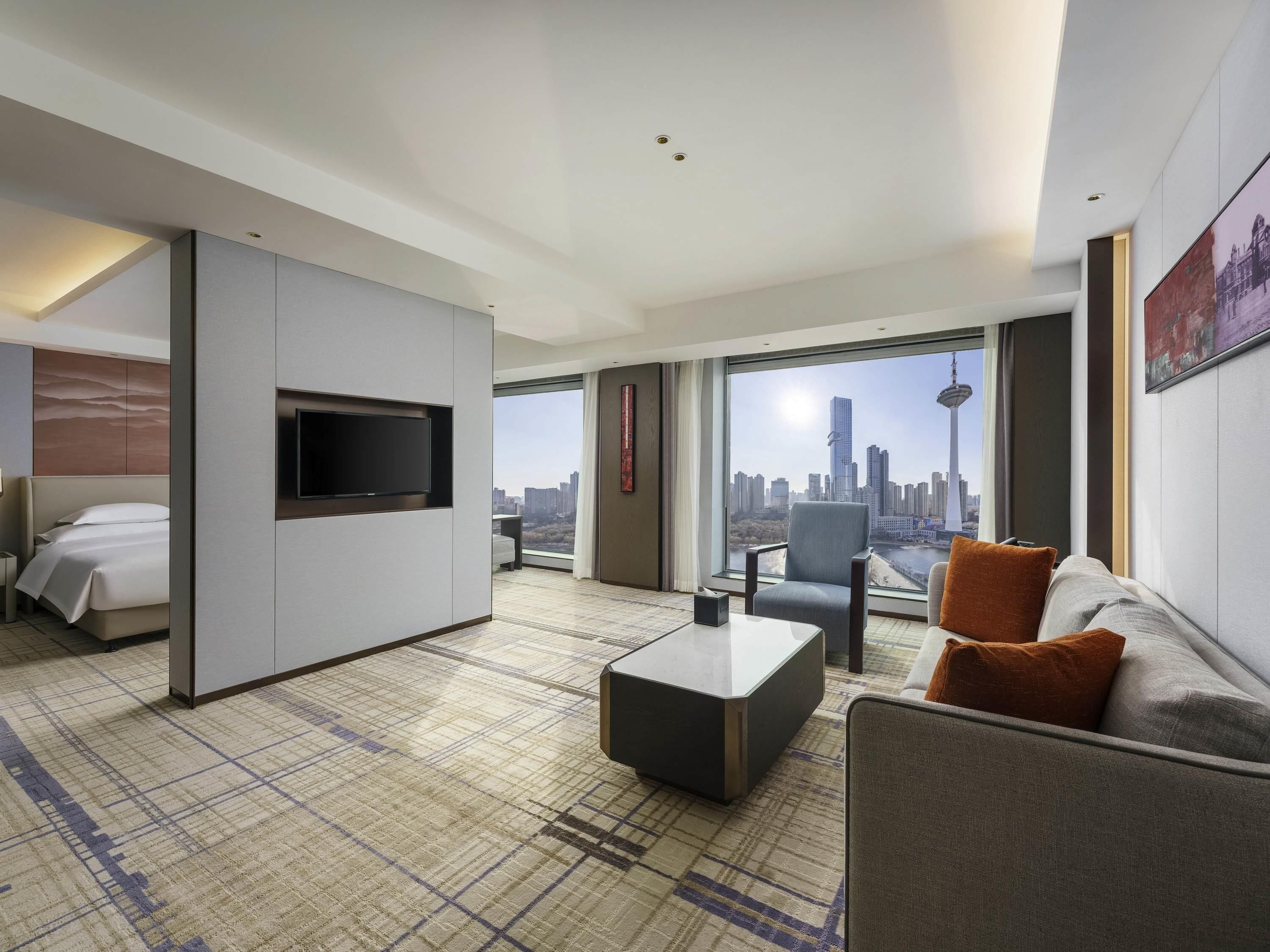 Swiss, Signature-Zimmer, 1 King-Bett, Stadtblick | Daunenbettdecken, Minibar, schallisolierte Zimmer, Bügeleisen/Bügelbrett