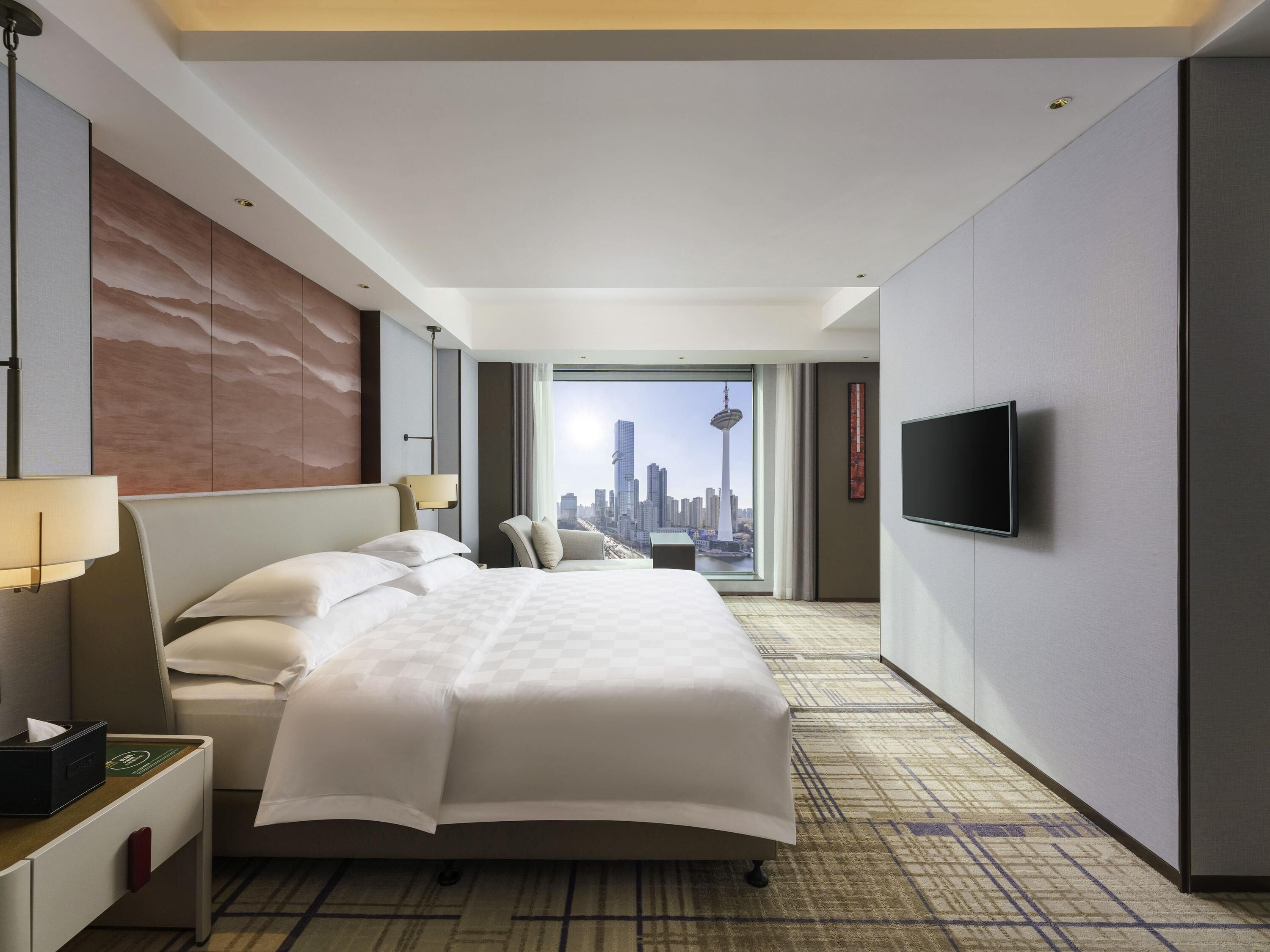 Swiss, Signature Room, 1 King Bed, City View | Down comforters, minibar, soundproofing, iron/ironing board