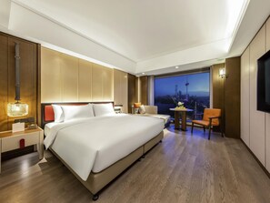 Swiss Advantage King Room | Minibar, soundproofing, iron/ironing board, free cribs/infant beds - Swissotel Shenyang (Shenyang)