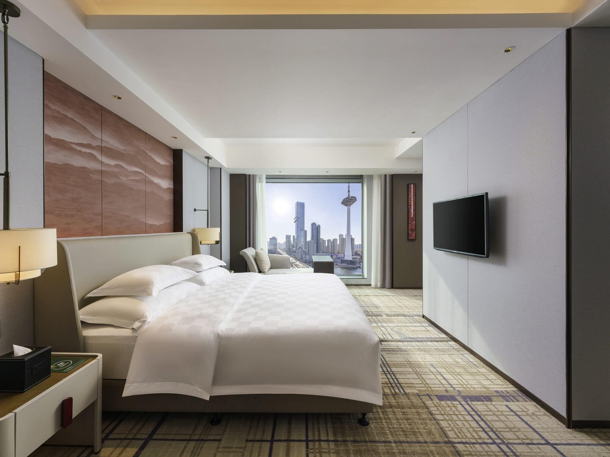 Swiss, Signature Room, 1 King Bed, City View