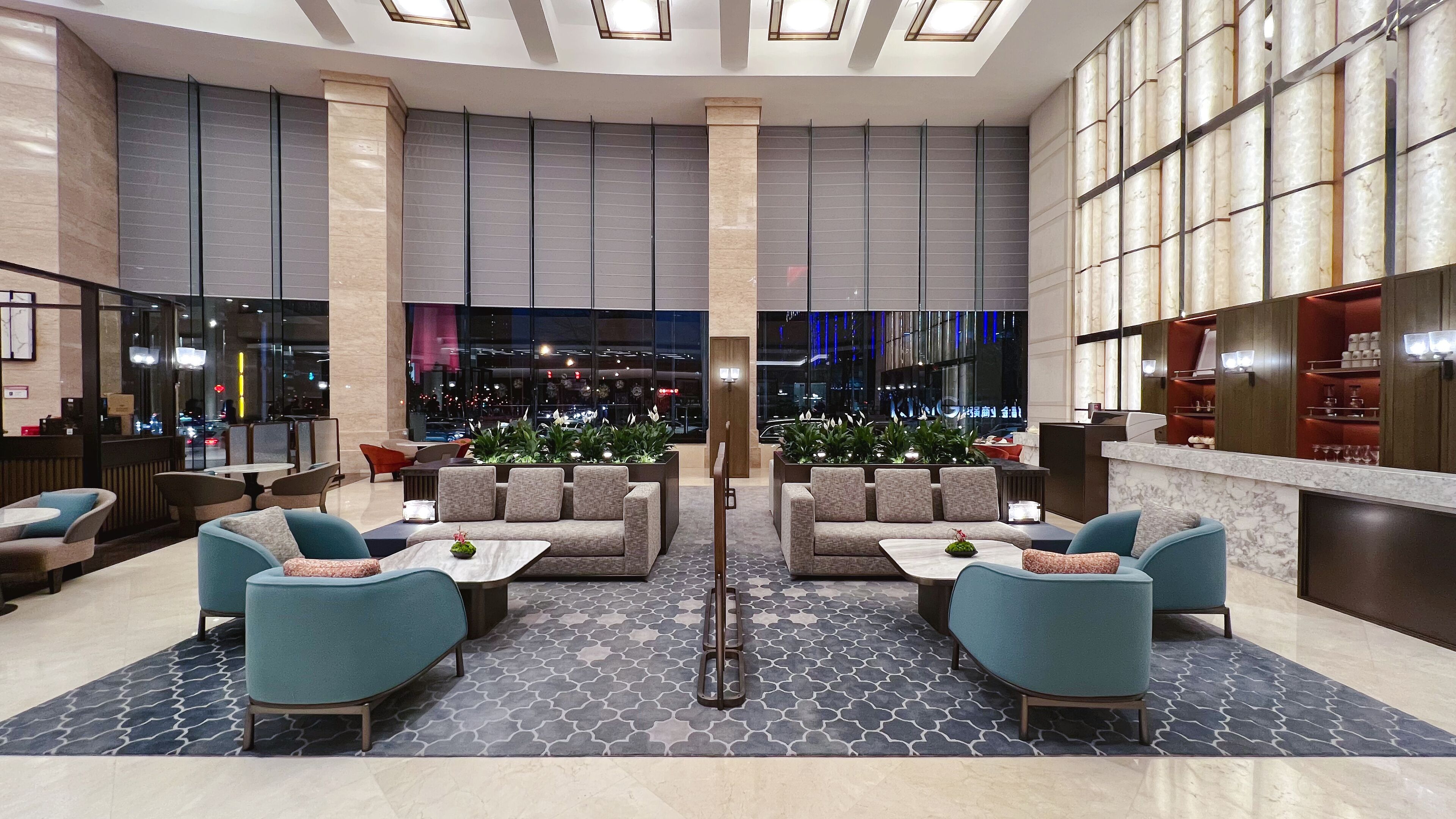 Lobby-lounge