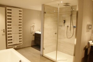 Bathroom - TOP Dürer Hotel (Nuremberg)