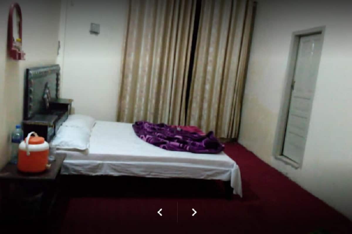 Standard Double Room | Free WiFi, bed sheets