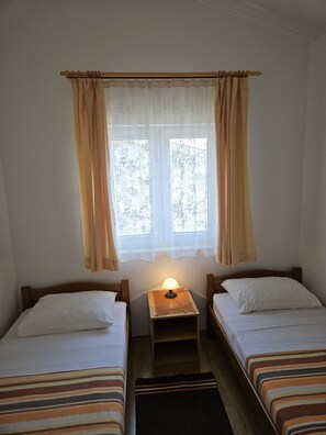 1 bedroom, free WiFi, bed sheets