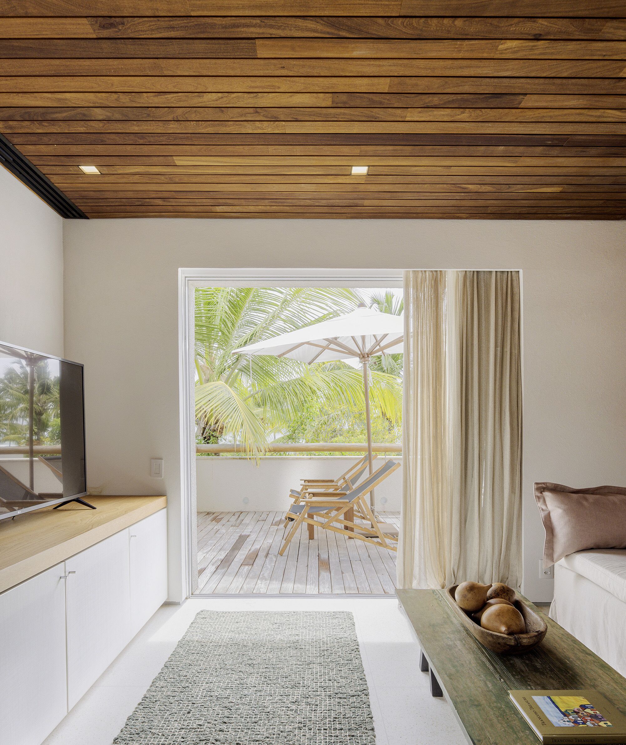 duplex, garden view (bungalow) | minibar, in-room safe, individually decorated, individually furnished