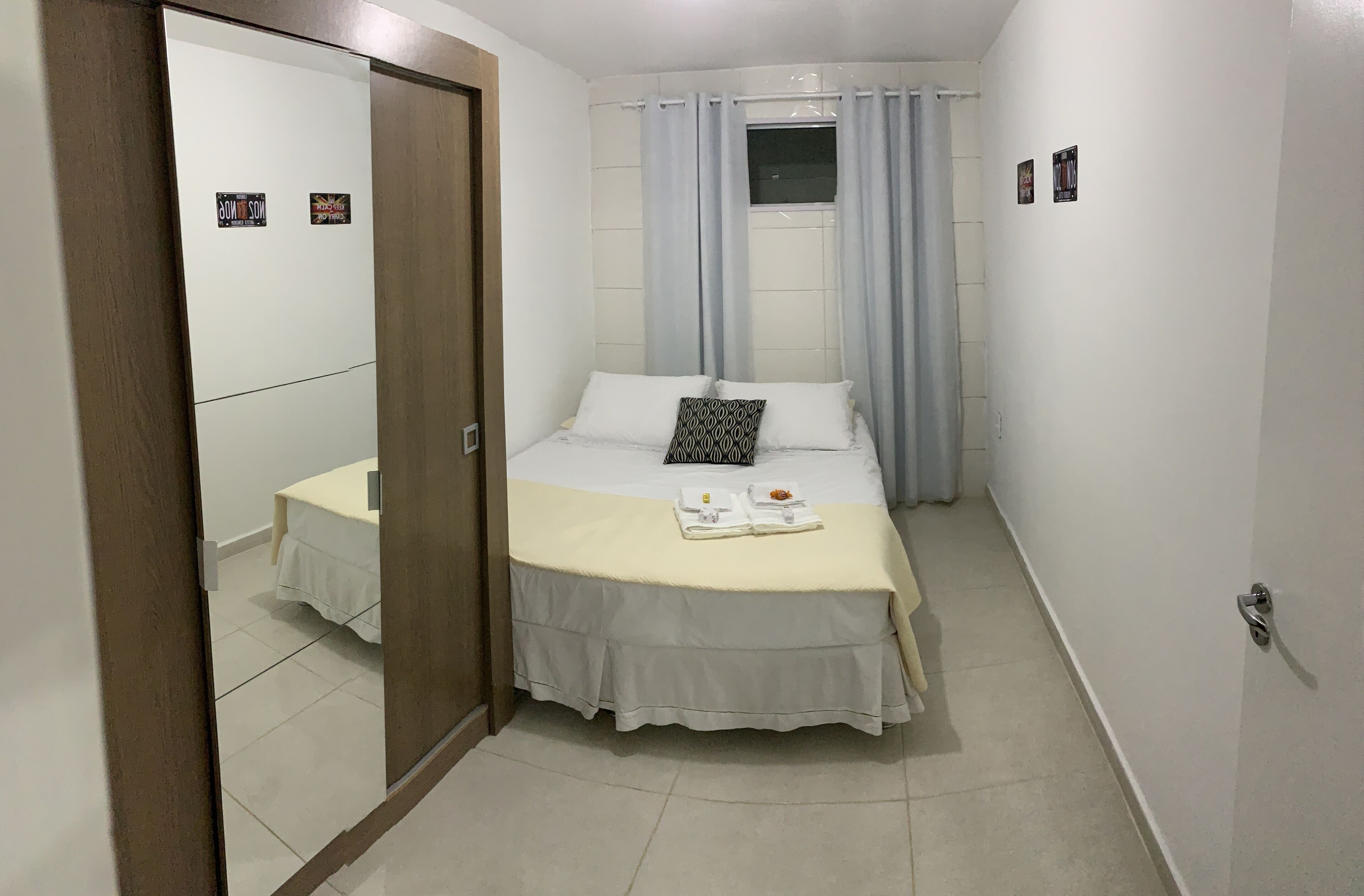 Casa básica, 2 quartos | Cortinas blackout, ferros/tábuas de passar roupa, Wi-Fi de cortesia