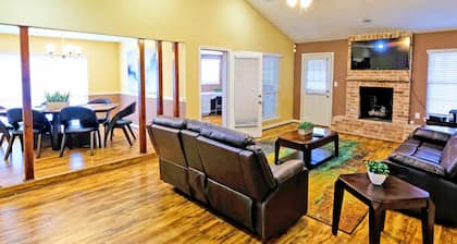 4Bdrms 2Bath 6Beds - Med-Center MM-Park