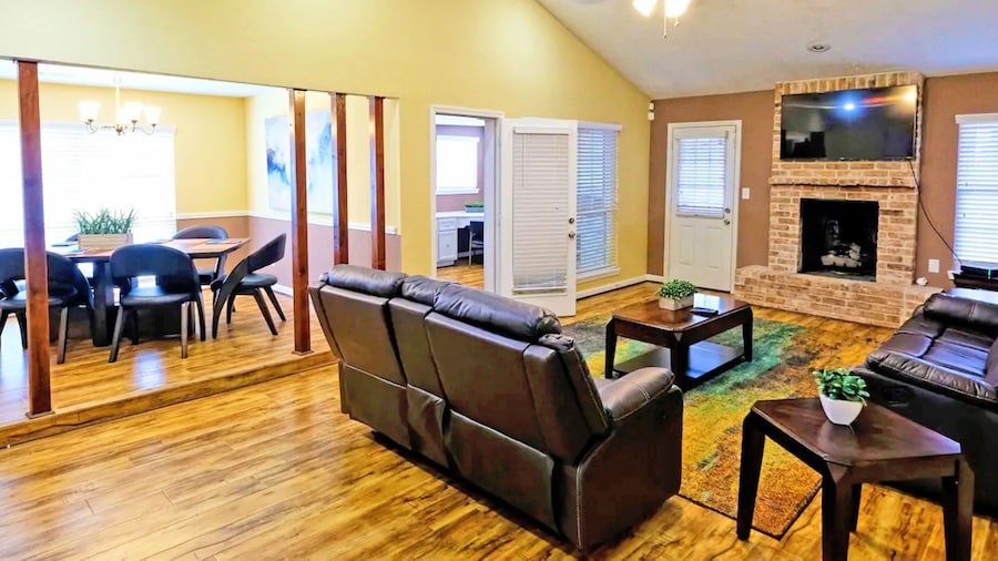 4Bdrms 2Bath 6Beds - Med-Center MM-Park