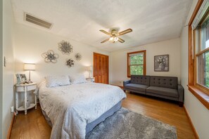 5 bedrooms, WiFi, wheelchair access