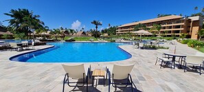 3 outdoor pools