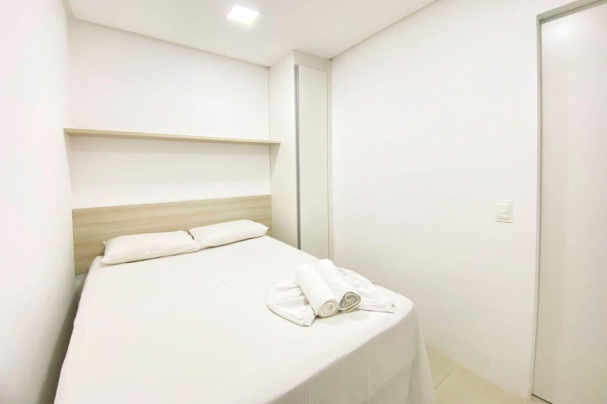 Appartement Familial, vue piscine, rez-de-chaussée | 1 chambre, ameublement personnalisé, Wi-Fi gratuit, draps fournis