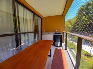 Family Apartment | Outdoor dining