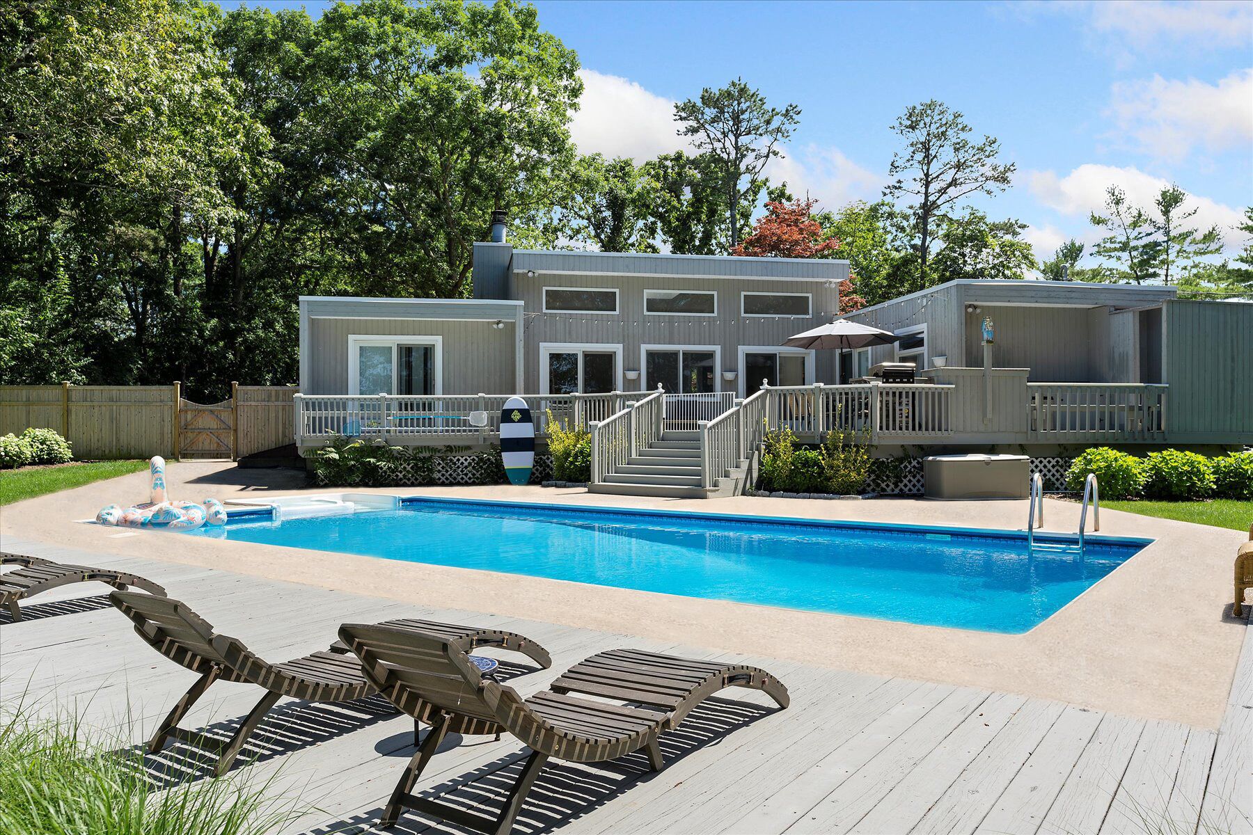Bright Hamptons Getaway ☀️