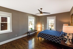 1 bedroom, desk, iron/ironing board, WiFi