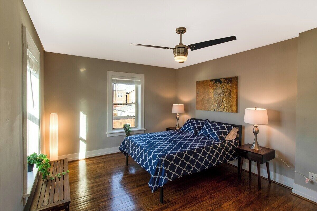 1 bedroom, desk, iron/ironing board, WiFi