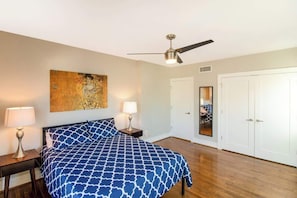 1 bedroom, desk, iron/ironing board, WiFi - Chic Minimalist Gem w/ Fenced Backyard + W/D (Saint Louis)
