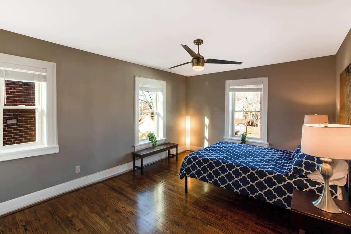 1 bedroom, desk, iron/ironing board, WiFi