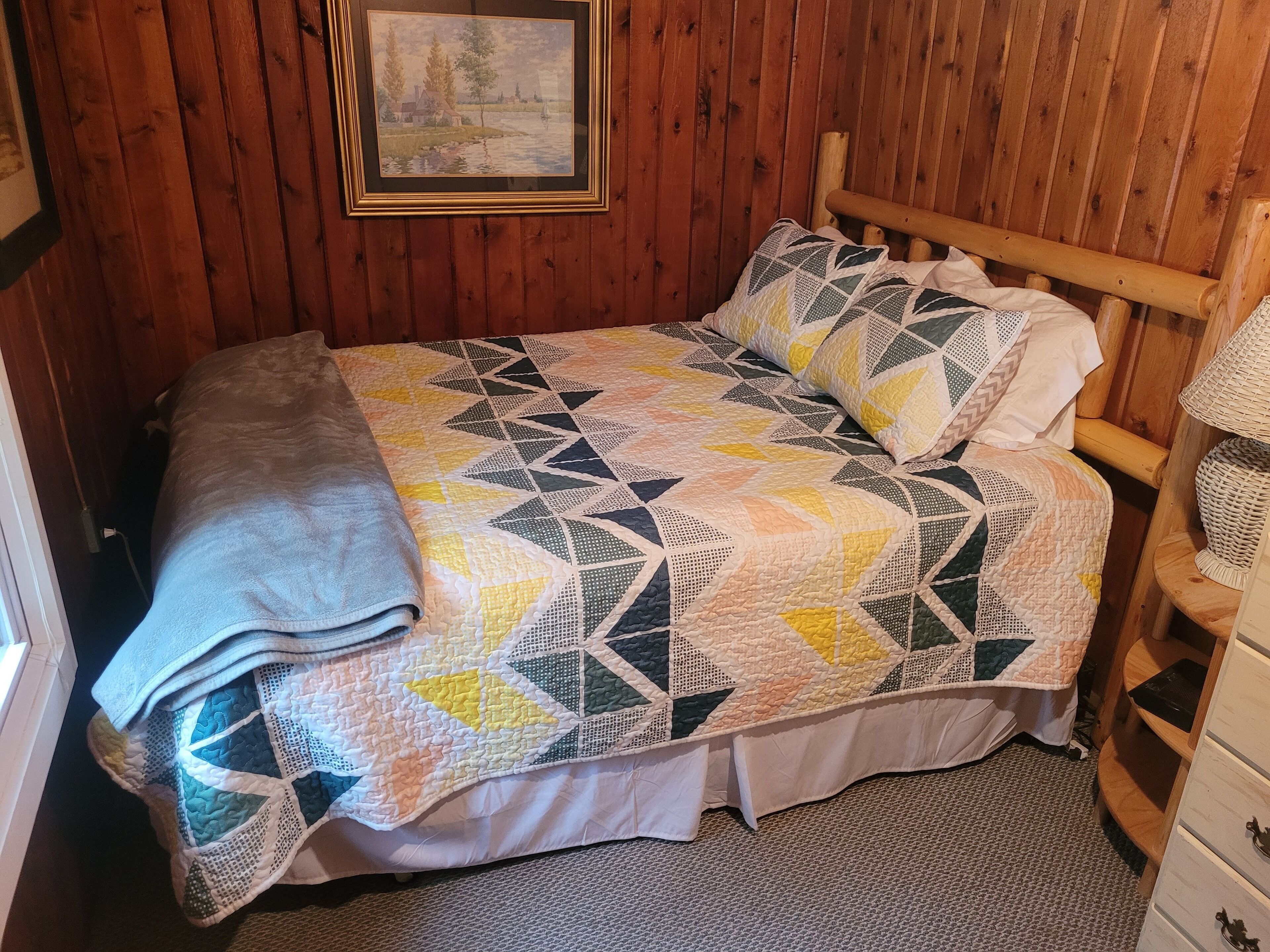 2 bedrooms, bed sheets