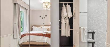 3 Schlafzimmer, Schreibtisch, Bügeleisen/Bügelbrett, Reisekinderbett