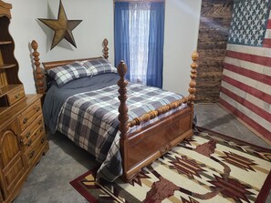 3 bedrooms, desk, free WiFi, bed sheets - The Bunkhouse @Dragonfly Ranch is made to make you feel like home away from home (Cub Run)