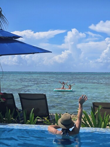 Tiare by Lagoon Dream Fully equipped house with seaside infinity pool and kayaks