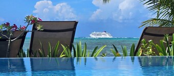 Tiare by Lagoon Dream Fully equipped house with seaside infinity pool and kayaks