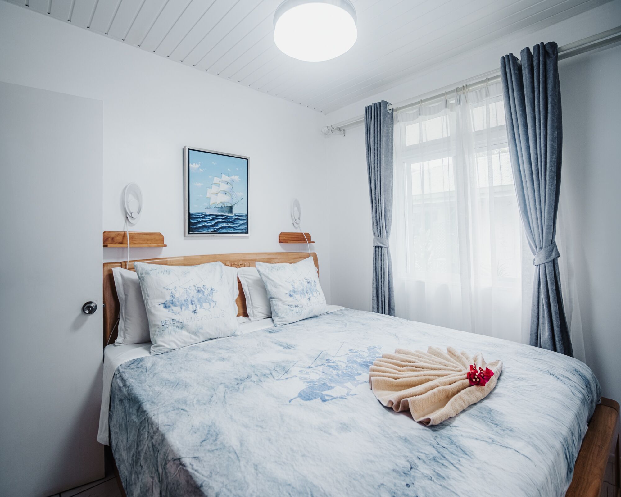 2 habitaciones, tabla de planchar con plancha y wifi gratis 