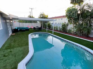 Pool - Royal Luxe Pool Home near Ft Laud airport/beach (Lauderhill)