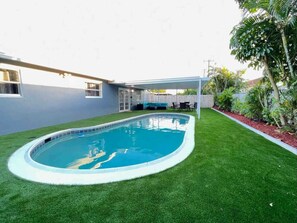 Piscine extérieure