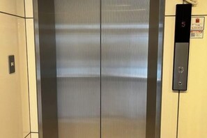 Interior - Futaba Hotel (Tokyo)