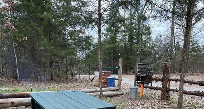 2 bedroom 1 bath cabin with privacy, 1 mile from main highway
