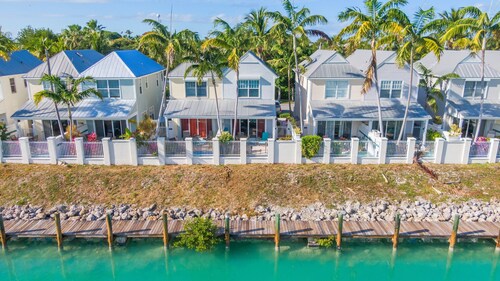 ★Newly remodeled  tropical townhome★ Private plunge pool close to fun activities