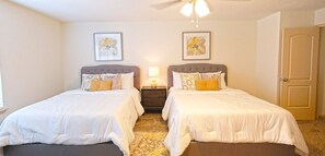 Signature House, 5 Bedrooms | 5 bedrooms, free WiFi - 5Bdrm 2.5Bath 9Beds - The Nest Big House (Houston)