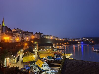 Gorgeous farm cottage, full of rural charm yet close to beaches and castles. 