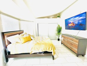 1 bedroom, free WiFi - 1Bedroom guest suite NO CLEANING FEE w/free parking & WiFi for up to 4 guests (Las Vegas)