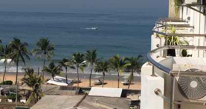 Beach Luxury Apartment in Srilanka
furnished apartment opposite Mt Lavinia beach
