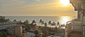Beach Luxury Apartment in Srilanka
furnished apartment opposite Mt Lavinia beach