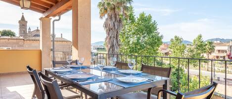 屋外ダイニングエリア