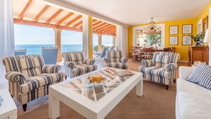 TV, fireplace, DVD player - Villa Front a Far - Portocolom (Portocolom)
