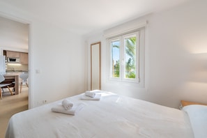 2 chambres, fer et planche à repasser, accès au Wi-Fi (inclus)