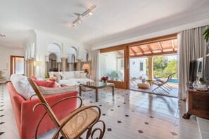 TV, fireplace, ping pong - Villa sa Punta des Far - Portocolom (Portocolom)
