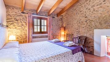 4 多间卧室、熨斗/熨衣板、免费 WiFi、床单