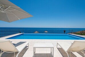 Pool - Villa Mediterráneo - Cala Murada (Cala Murada)