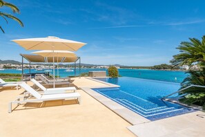 Indoor pool, a heated pool - Villa Sa Bateria - Portocolom (Portocolom)